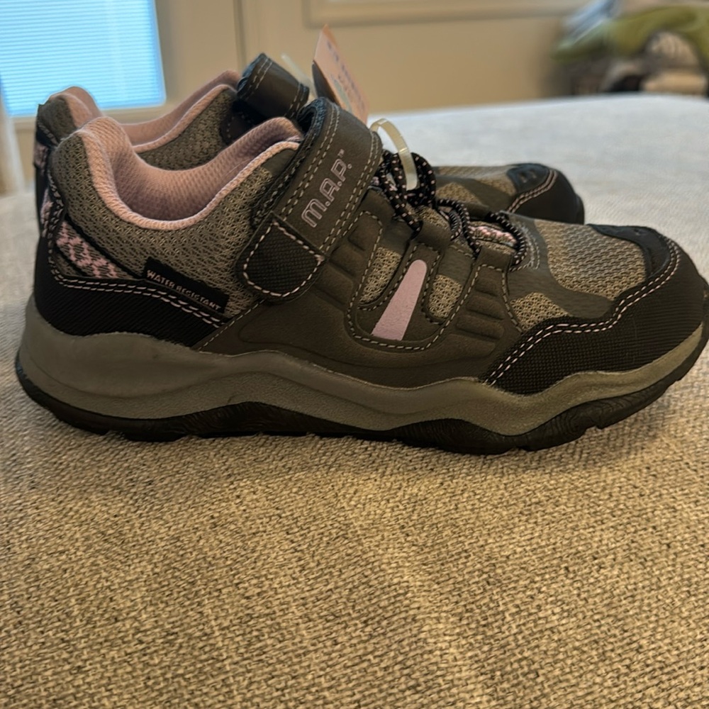 Motion Adventure Play Velcro tennis shoes